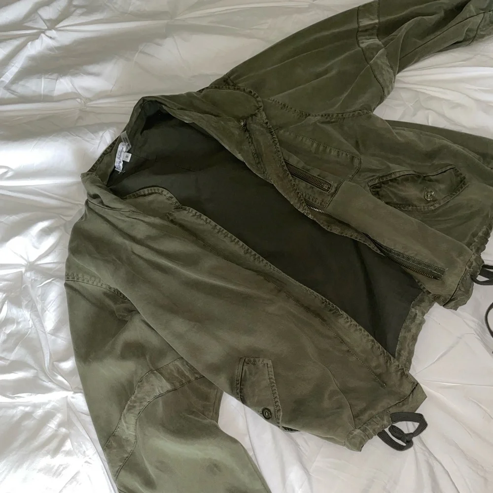 Green Jacket💚🧥 - Picture 2 of 5